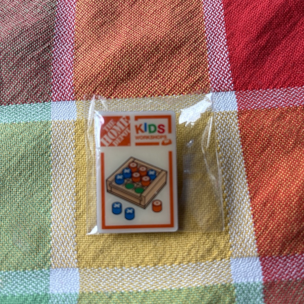 🪛🪓🪚 HOME DEPOT VINTAGE PINS 🪚🪓🪛 - Picture 14 of 16